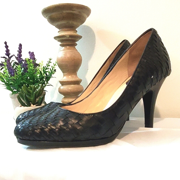 Cole Haan Nike Air Pumps - Picture 3 of 6